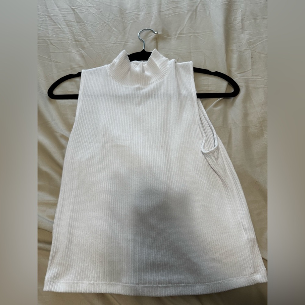 AE Cropped Mock Neck Tank